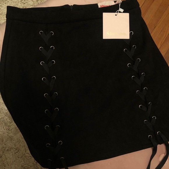 Showpo Suede Lace-Up Skirt NWT - Picture 2 of 4